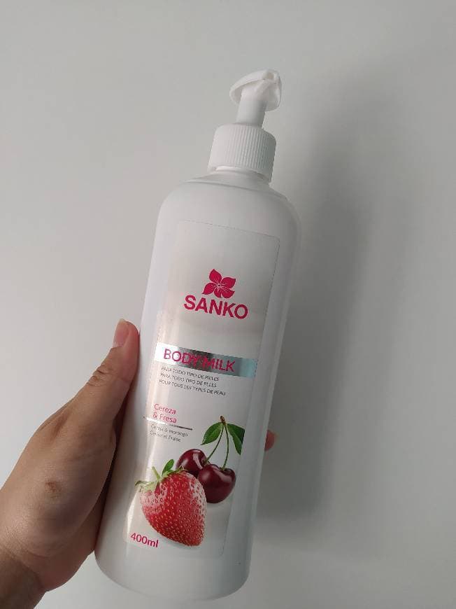 Product Body milk cereza y fresa