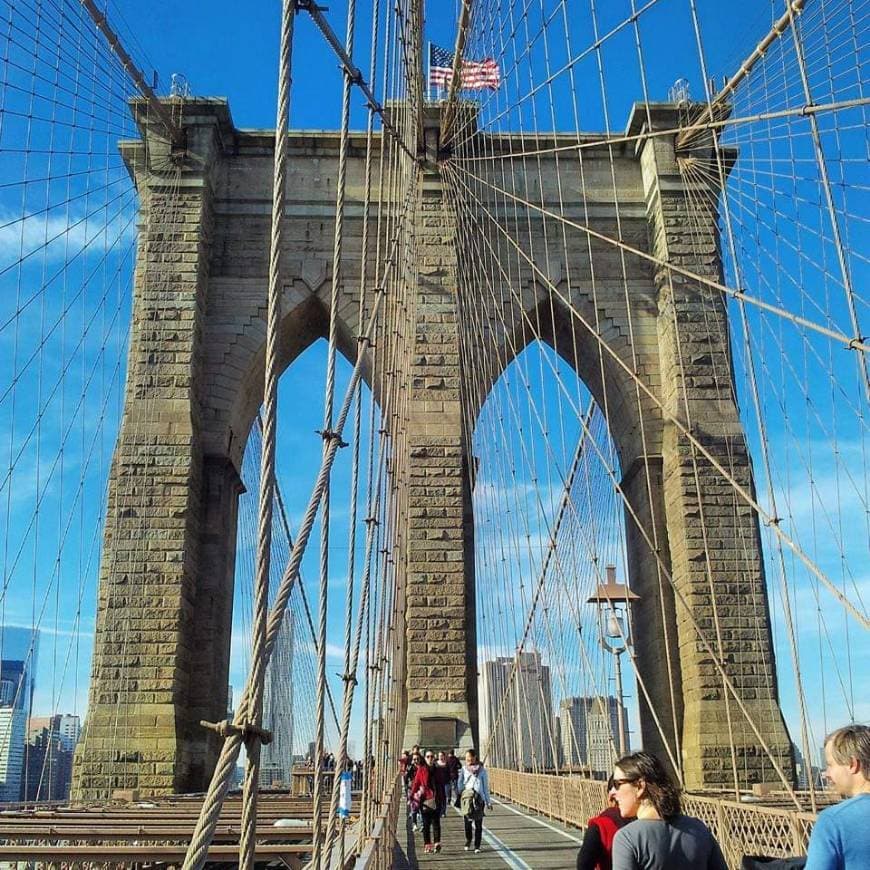 Place Brooklyn Bridge