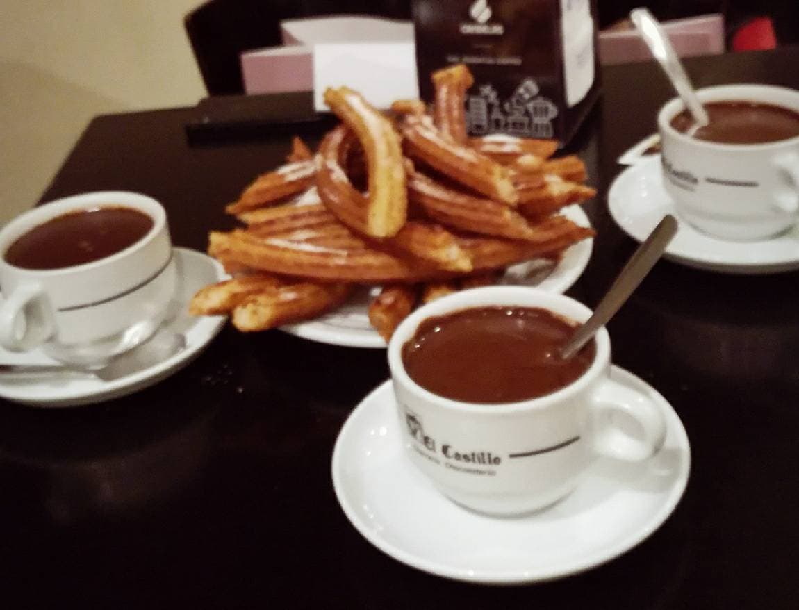 Place Chocolatería Y Churrería El Castillo