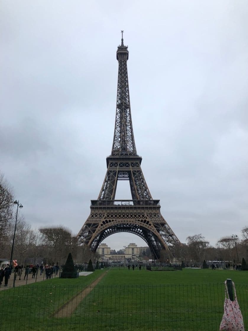 Place Torre Eiffel