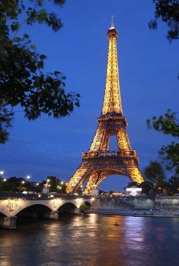 Place Eiffel Tower