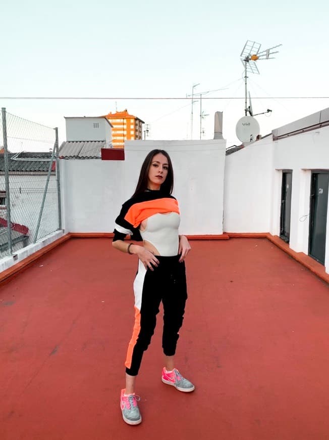 Fashion   Chándal naranja fosforito 