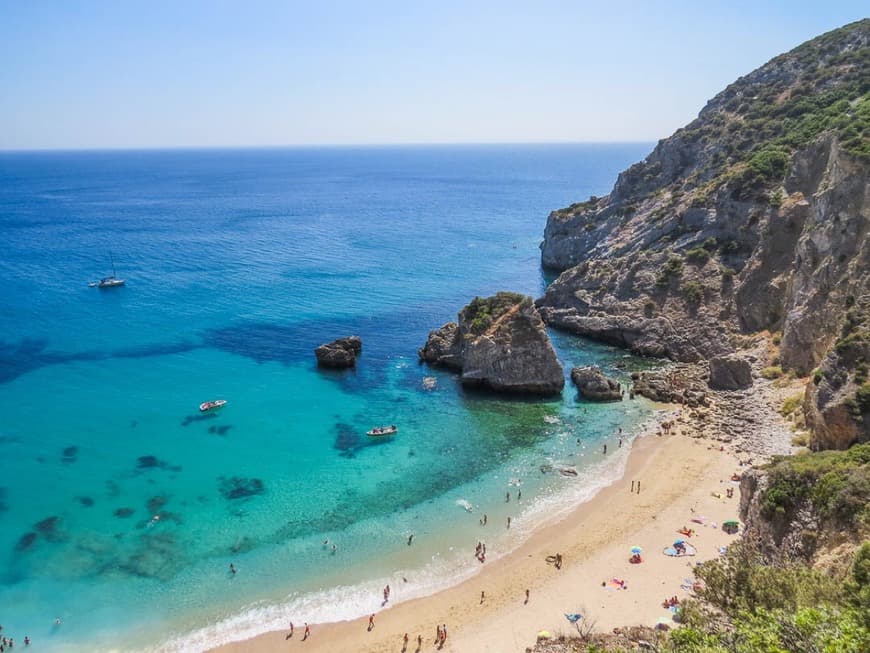 Place Praia da Ribeira do Cavalo, Sesimbra